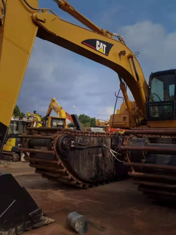 Used Caterpillar CAT 320C Amphibious Excavator for Sale